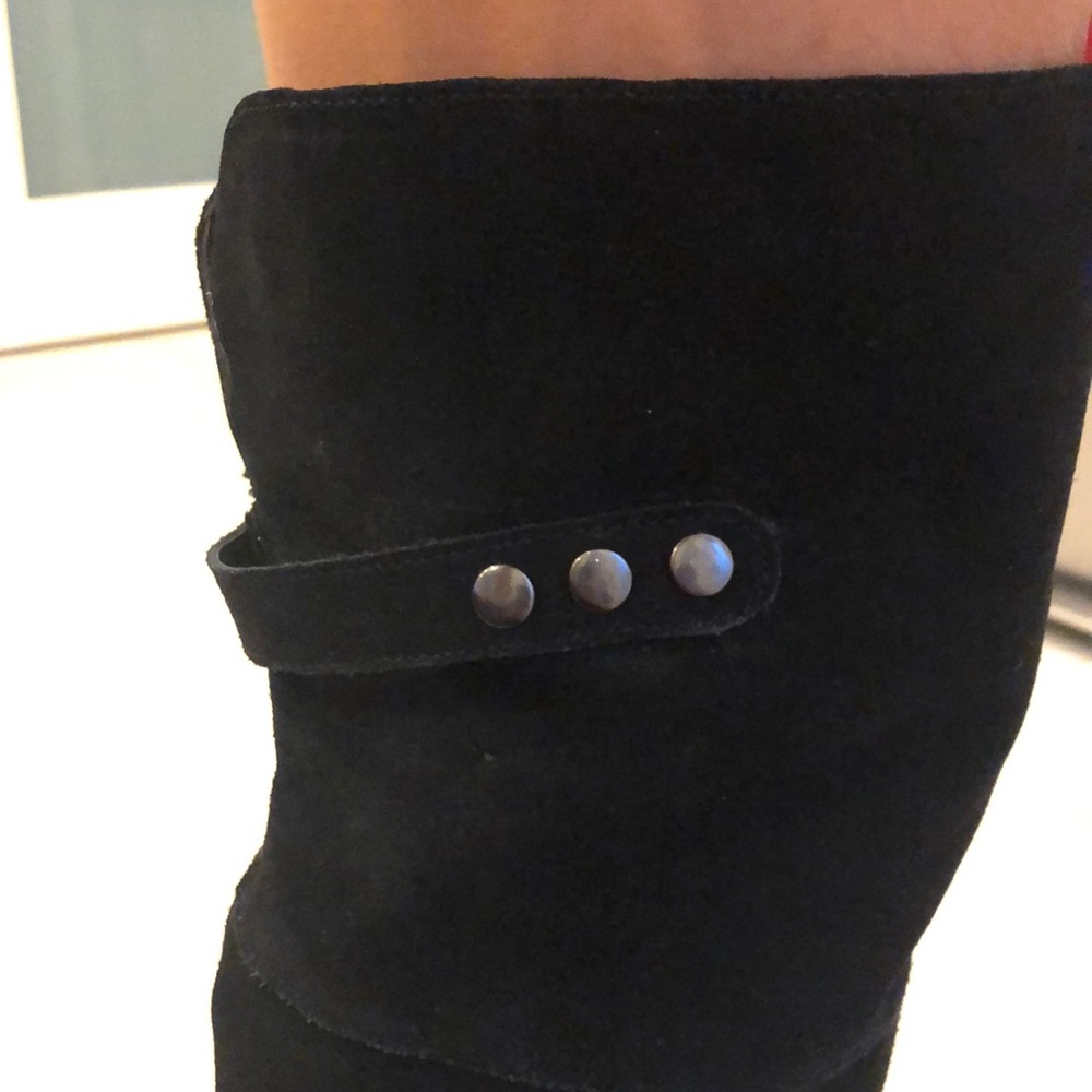 Over the Knee suede pointed toe heel. Size 6.5 - Picture 5 of 11